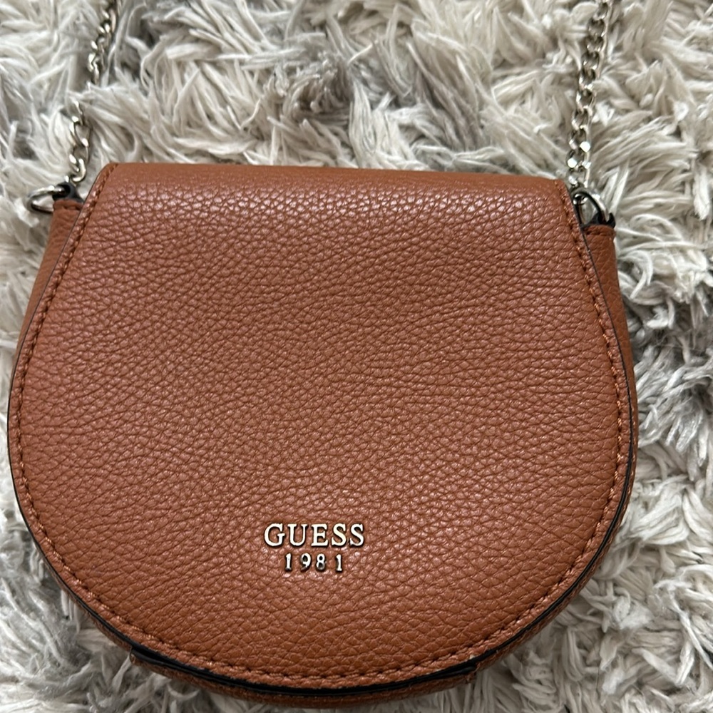 GUESS purse - Picture 2 of 4